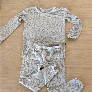 Kyte Baby LS pajama set 2t GUC